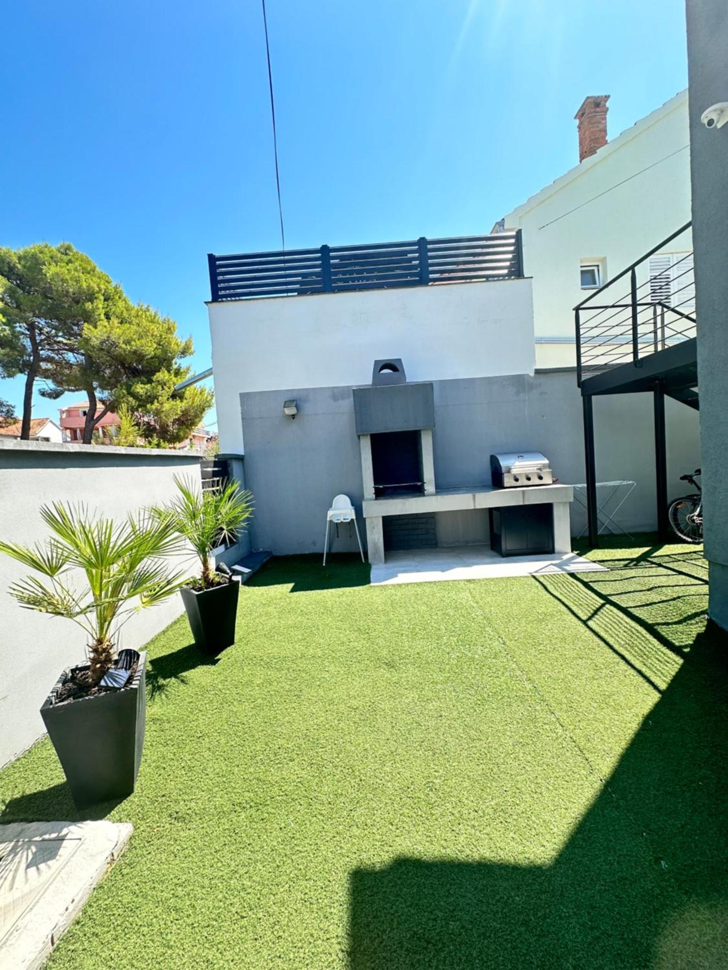 Apartmani Vernissage Biograd Na Moru Exterior photo