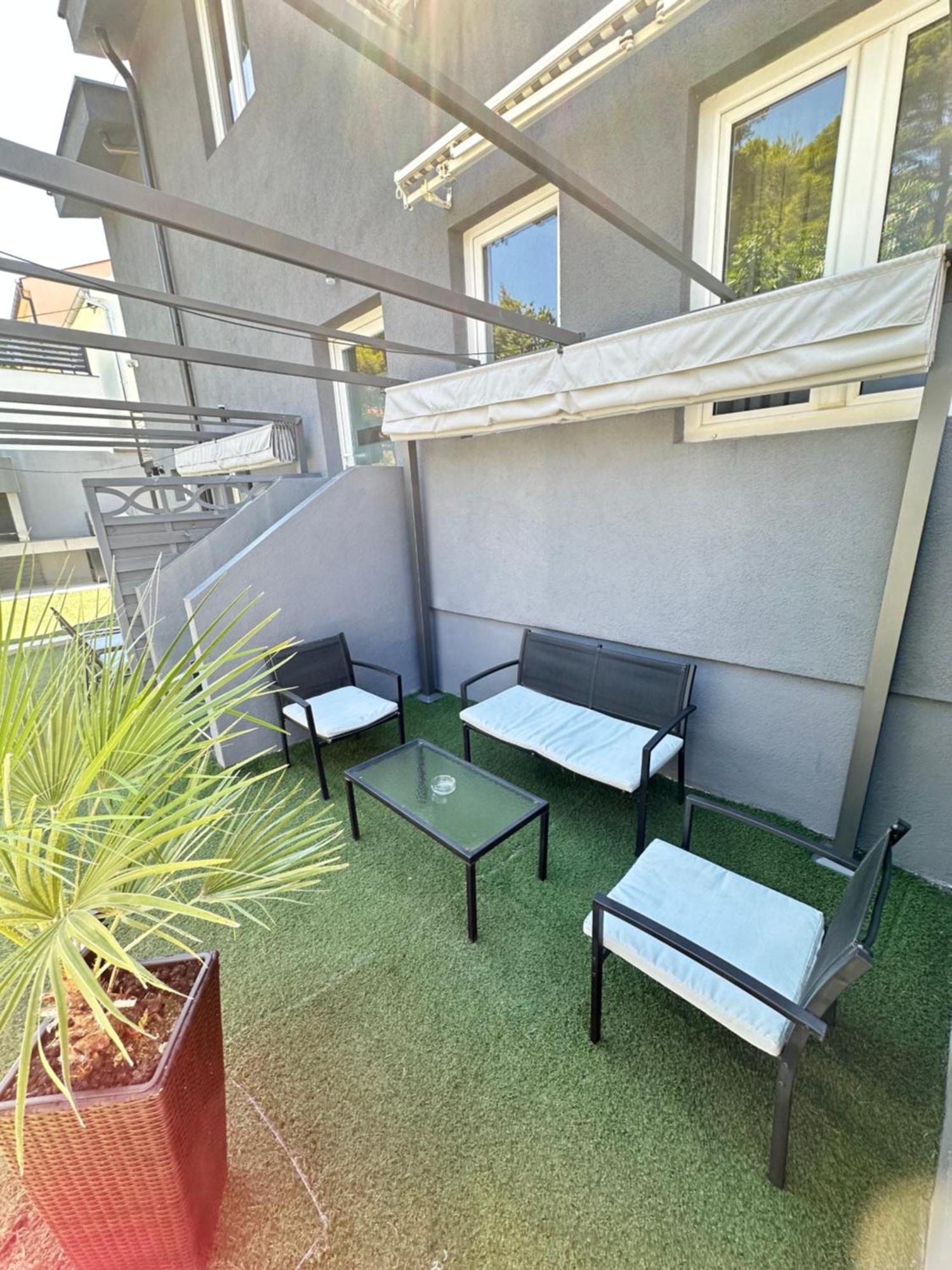 Apartmani Vernissage Biograd Na Moru Exterior photo